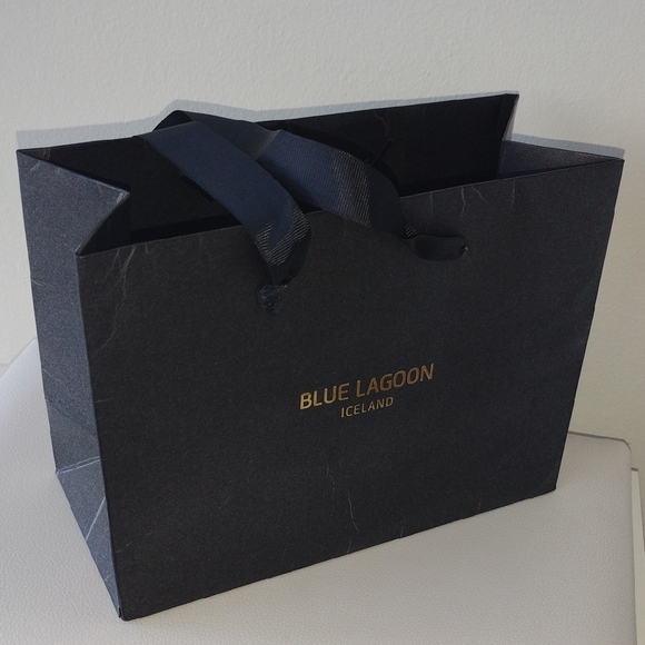 Blue Lagoon Iceland Black Gift Bag - Picture 6 of 9